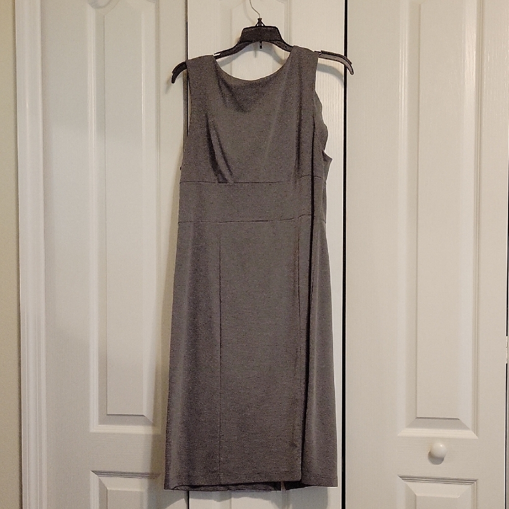 Elegant Gray Sleeveless Dress